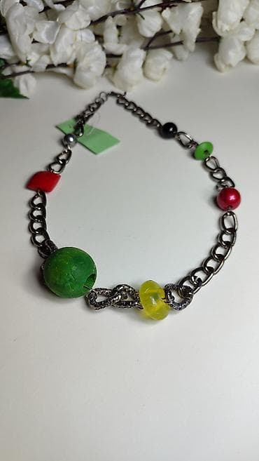 Unikatna ogrlica sa masivnim karikama i šarenim perlama - Dizajn — 1