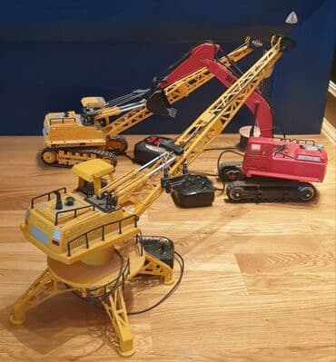robot na daljinski dexy co: Igracke su na komad. dve ostale. obe za 2200 din. Velike su, sve su — 1