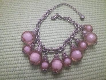 Narukvica sa priveskom na lalafo.rs Narukvica sa priveskom