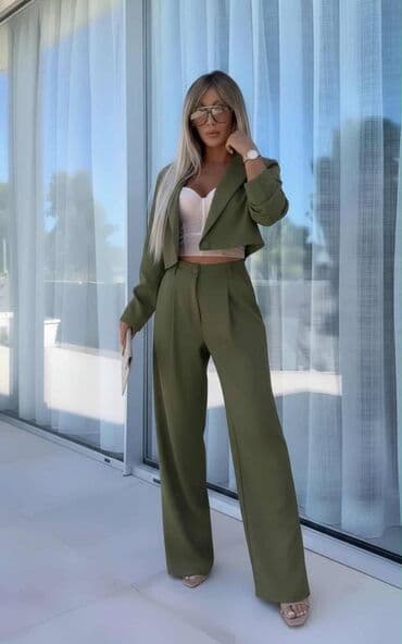 Suits: Komplet 
3400 din
ij — 3