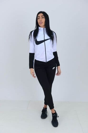 trenerke mokra likra prodaja: Cena 2,900
Mokra likra S, M, L, XL
8 boja — 5