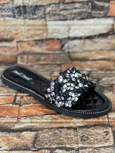 dsquared2 papuce: 36-40
1500din — 5