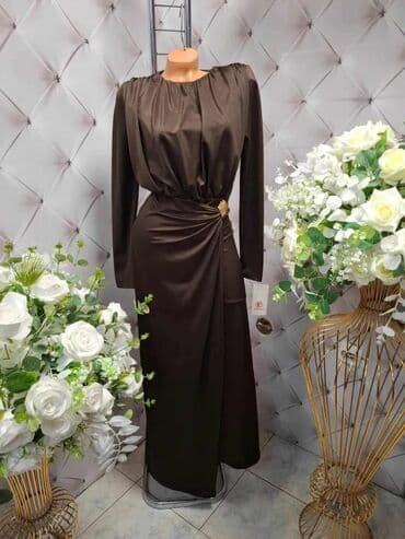 Sweatpants: Top haljine💃
4000 din 🔥 — 2