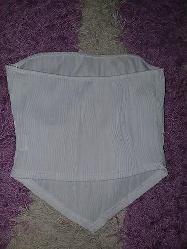 Topovi: Beli ženski top/kragna-bandana stil - Model: strapless top sa — 2