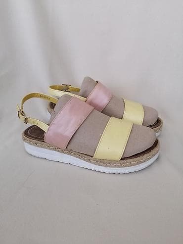 ženske sandale broj 43: Zenske sandale broj 39, duzina unutrasnjeg gazista 25 cm. Bez mane ili — 9