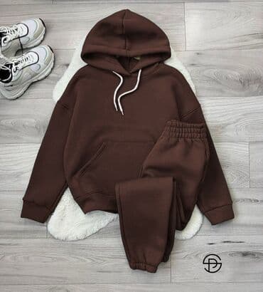 Gornji deo: Komplet trenerka termo 3000 dinara — 5