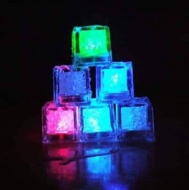 Svetleće kockice za piće Cena: 1400din/5kom Spremite se za žurku na na lalafo.rs Svetleće kockice za piće Cena: 1400din/5kom Spremite se za žurku na