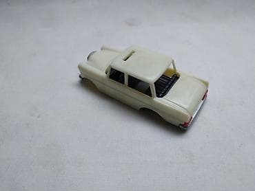 stranger things kinder joy likovi: Kinder taxi Citroen ID19 i Mercedes taxi ocuvani, farovi na ID19 nisu — 6