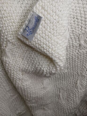 ps kompleti sako i pantalone: Bebi ćebence Dimenzije 70 x 48. Materijal akril 100%. Ručno pleteno — 2