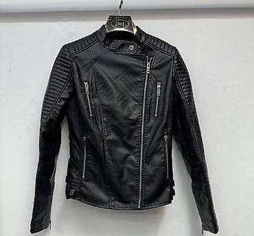 Crna moto jakna od veštačke kože sa modernim, uskim krojem. Detalji:gs — 1
