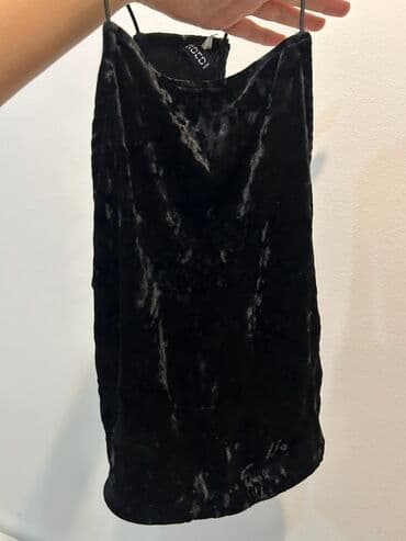tank top h m: Crna ženska kamisola izrađena od somota, idealna za svečane prilike — 1
