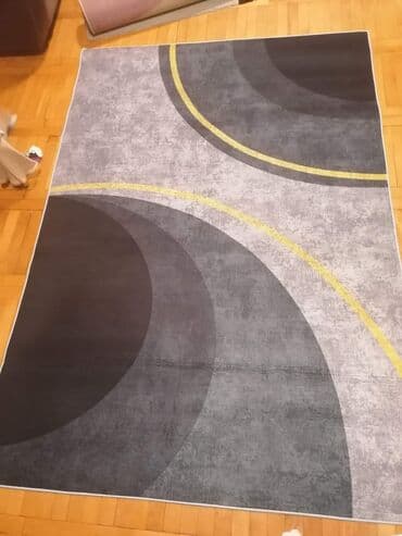 wc solje dimenzije: Tepih
Dimenzije 200x140 cm-
Cena 3500 din — 2