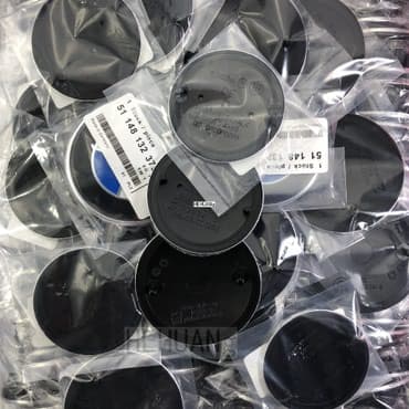imt 506 ulje u menjacu: BMW logo-amblem aluminijum-plastika. U ponudi imam dve dimenzije; 74 — 8