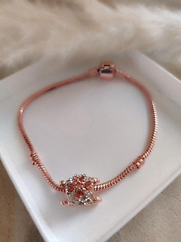 alke sa cirkonima: Narukvica u rose gold boji sa priveskom - Elegantna “snake chain” — 3