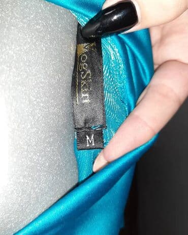 Kape i aksesoari: Tirkizna haljina sa kristalima s m vel
 Slike sve govore — 3