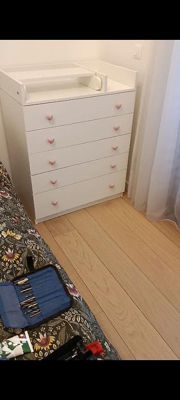 Sofe i kaučevi: Komoda za Bebe Komoda za bebe se izradjuje od Univera debljine — 4