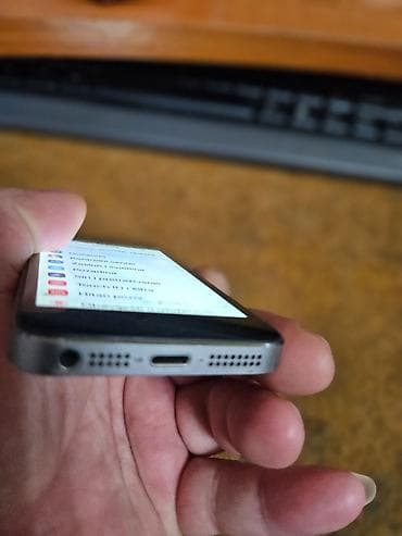 velike baterije: Apple iPhone 5S – 4.0" Retina ekran, Touch ID Telefon je potpuno — 2
