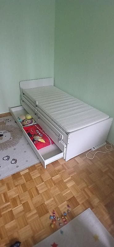 Ugaone garniture: Ikea krevet na razvlačenje sa fiokama za odlaganje. - Materijal — 2