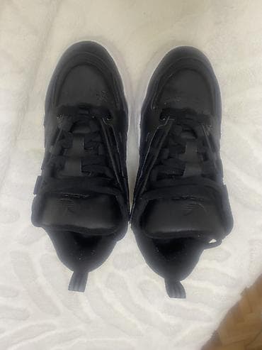 infinity haljina: Adidas patike – crno-bele - Model: Adidas (Originals logo na jeziku i — 5