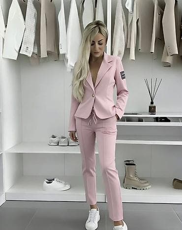 Kape i aksesoari: Komplet: 4000 dinara
Vel: S M L
Porucivanje u DM! 🌟 — 1