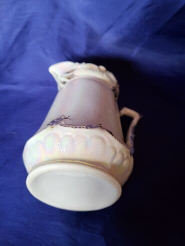 Čajnici: Bokal porcelan,sedef glazura 1914 do 1918godina. Bokal je — 12