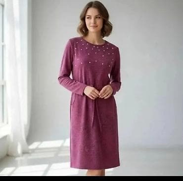 Haljina od mekog trikota u boji vina/šljive. Model ravnog kroja do na lalafo.rs Haljina od mekog trikota u boji vina/šljive. Model ravnog kroja do