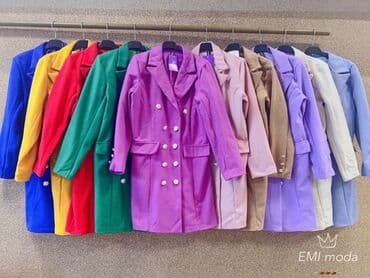 esprit kaputi zenski: 3000
Kaput ima postavu r d — 2