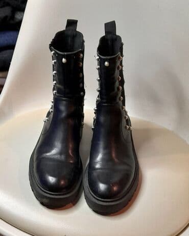 naocare u obliku srca: Ankle boots, Zara, 37 — 1