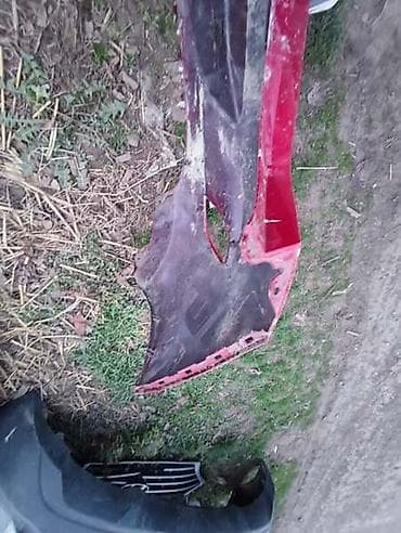 merac sare na gumama: BRANIK CRVENI ZA HYUNDAI I30 | Na slikama je samo prljav od stajanja — 4