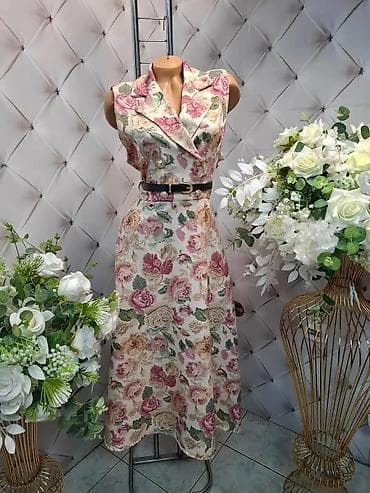 Haljine: Elegantna midi haljina bez rukava sa rever kragnom i pojasom - Kroj — 5