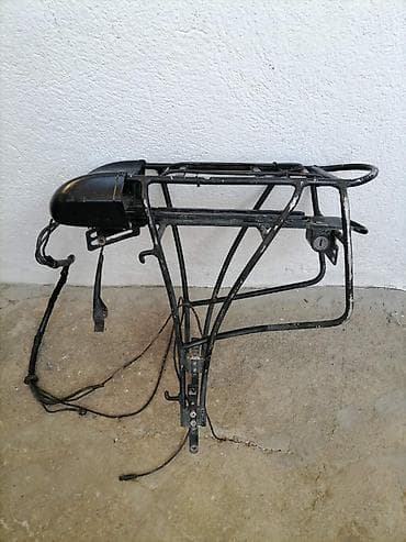Paktreger sa kucistem za bateriju + kablovi Skinuto sa elektricnog