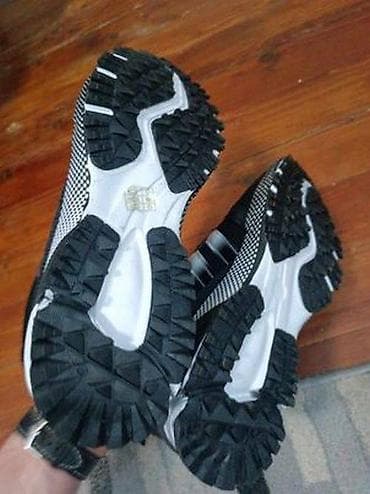 springfield muska majica: Adidas
brojevi 47 do 49

cena 3200 dinara — 3
