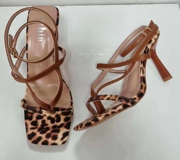 c a papuce: Sandals, Alexander McQueen — 2