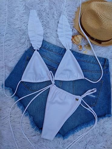 Bikini komplet – trokutasti top i donji deo sa vezivanjem - Model na lalafo.rs Bikini komplet – trokutasti top i donji deo sa vezivanjem - Model