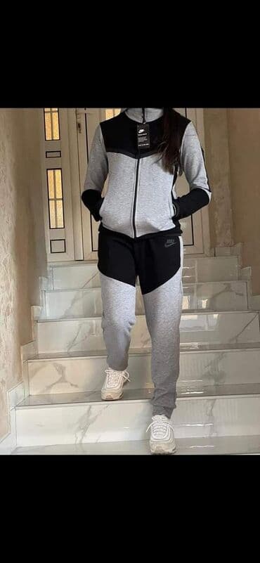 new tech fleece 2023: Veličine S M L XL
Cena 3500 din — 22
