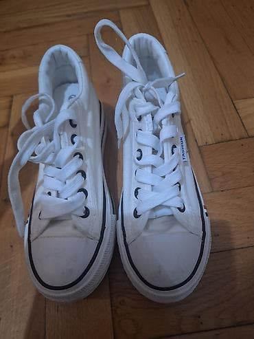 mekvin patike: Beli platneni patike – platforma - Model: niske patike od platna sa — 2