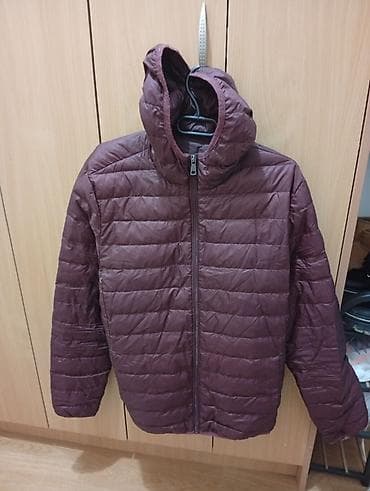 pull n bear jakne: Lagana puffer jakna sa kapuljačom - Model: kratka, prošivena jakna sa — 2