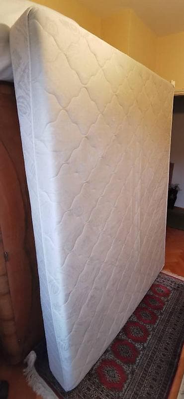 DUŠEK / MADRAC dimenzije 160cm x 190cm. Čist i očuvan. Metalne opruge na lalafo.rs DUŠEK / MADRAC dimenzije 160cm x 190cm. Čist i očuvan. Metalne opruge