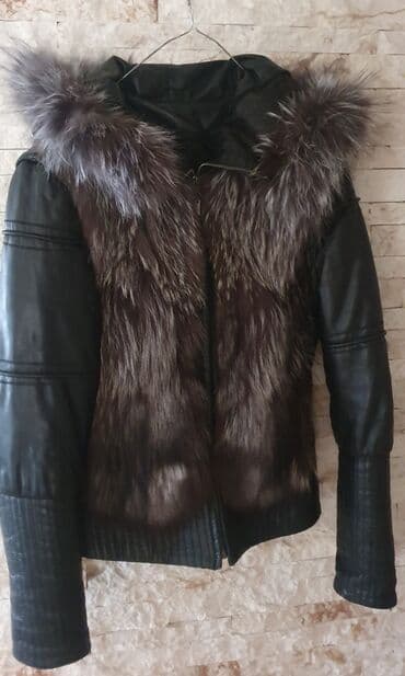 vunene jakne: S (EU 36), Single-colored, With lining, Fur — 3