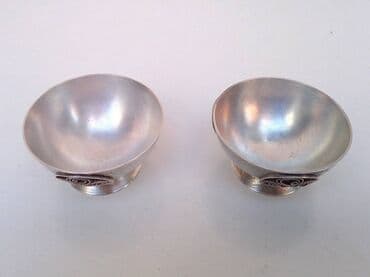 Ostali predmeti za umetnost i kolekcionarstvo: 2 Lux Posrebrene posude sa Filigranom za Začine 2 Luxuzne Posrebrene — 3