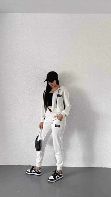 pandora privesci slova: S,m,l,xl,2xl
3500
Slanje od 11.08 — 3