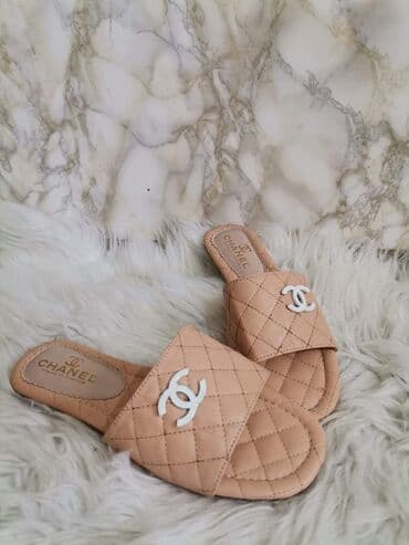 najk papuče: Papuce 1.700
Kompleti 2.900 — 15