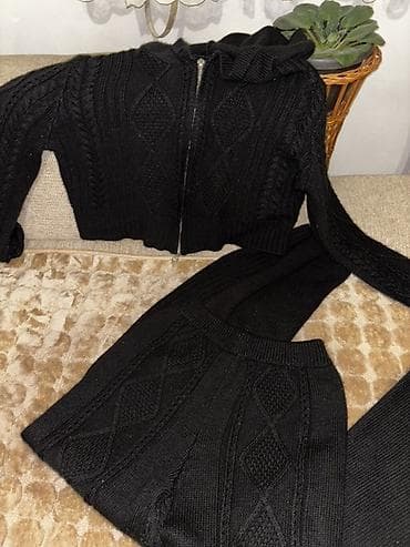 Donji veš: Damski pleteni komplet – crna boja - Dva dela: džemper sa kapuljačom — 4