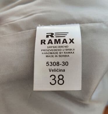 M, Sa postavom — 7