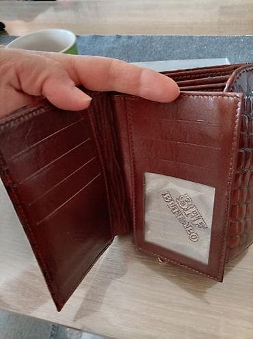 sat sa narukvicom: Ženski novčanik – Coveri Collection, model BFF - Materijal: veštačka — 7