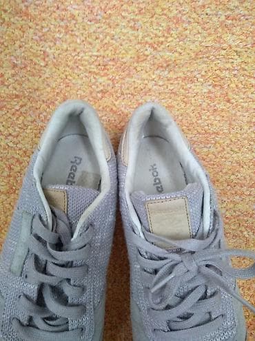 patike sa etiketom: Reebok patike, odgovaraju broju 40--- Reebok patike u kombinaciji — 4