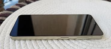telefon na tipke: Samsung Galaxy A06 4/128 GB Samsung Galaxy A06 sa **4 GB RAM — 3