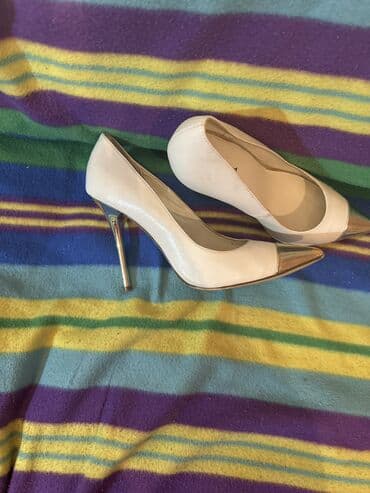 mokasine od prevrnute koze: Pumps, Graceland, 39.5 — 4