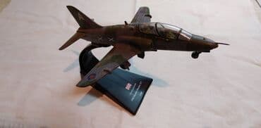 luj viton torbe original cene: Avion Amercom British Aerospace Hawk sve je original,slomljen gornji — 1
