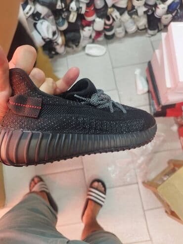 yeezy 350 patike: Patike, veličina - 37 — 2